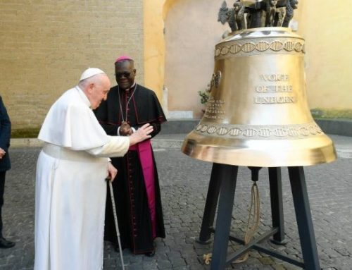 Franciszek poświęcił w Watykanie dzwon „Głos Nienarodzonych” dla Zambii